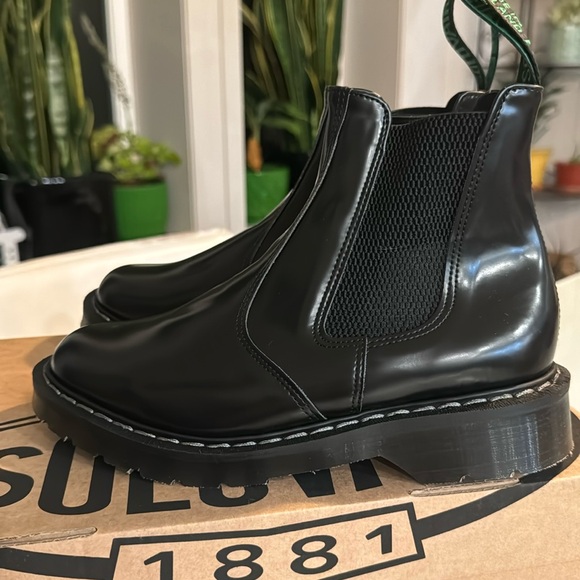 Solovair shiny black boot - size US 4.5 men /5.5 women - Picture 5 of 9